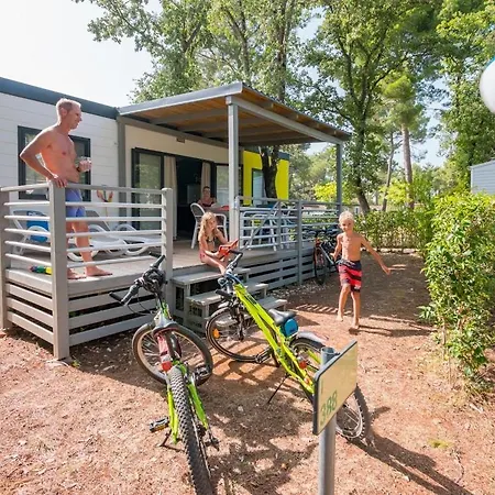 Prázdninový areál Mobile Homes Solaris Vacanceselect 4*